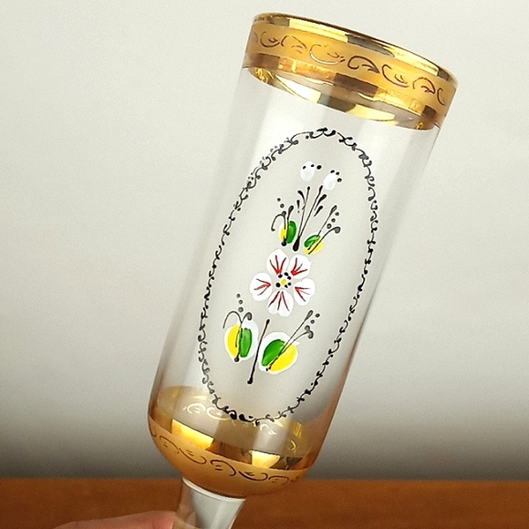 Vintage bohemian hand painted enamel floral champagne flutes set of 6 - Picture 4 of 6